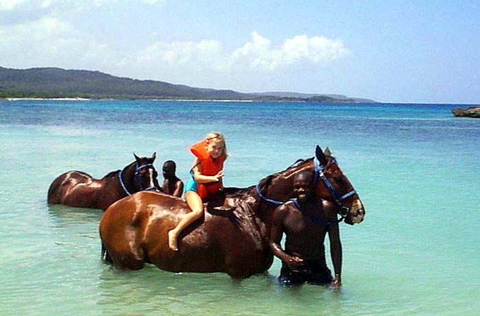 Children welcomed, braco stables horseback riding in the sea