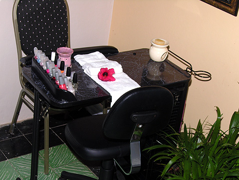 spa nail station