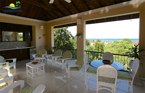 balcony at seascape villa