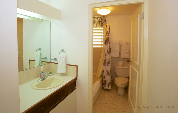 bathroom 3 en suite at honeycomb villa