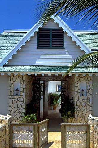 entrance to endless summer villa