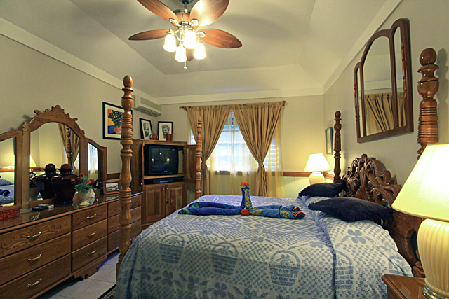 primrose path villla, silver sands jamaica, king bedroom