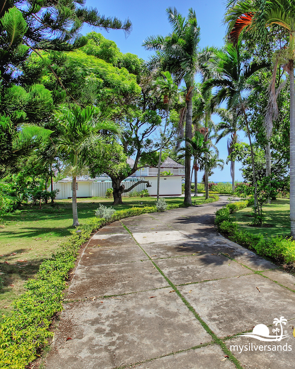 entrance driveway