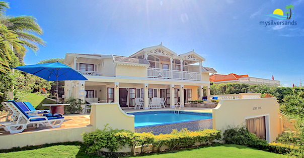 azure cove with private pool and hot tub