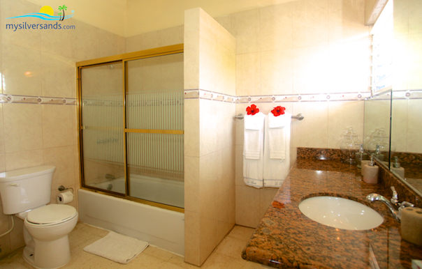 bathroom 1 en suite