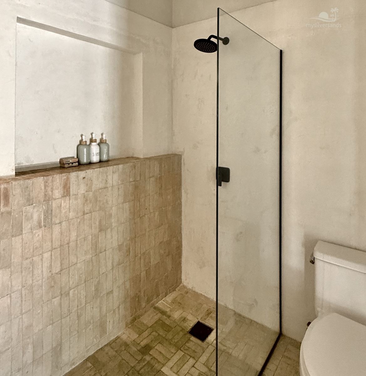 bedroom 1 shower