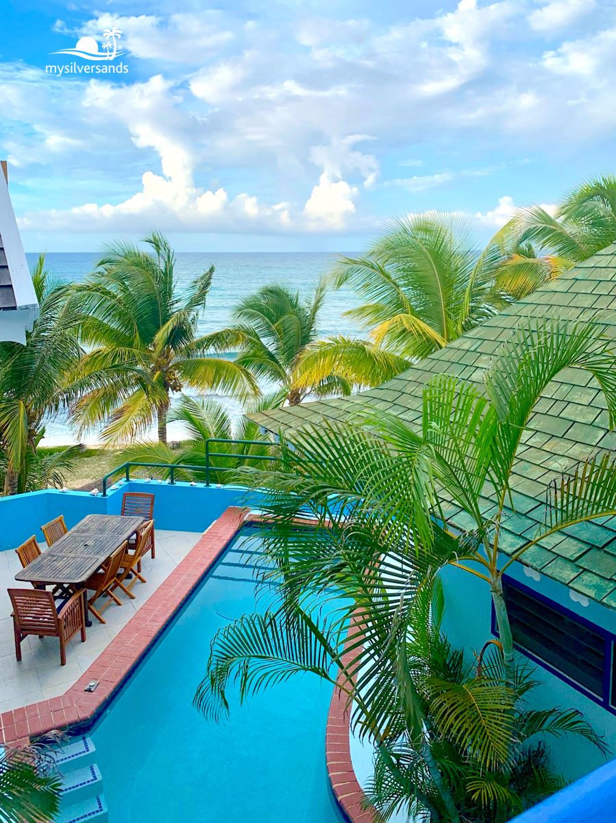 plunge pool and sea view