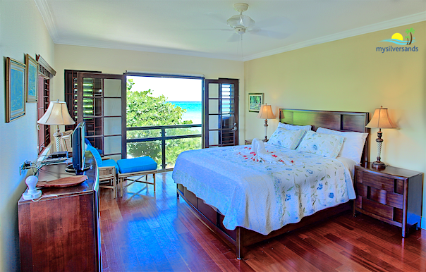 bedroom 1 with sea view