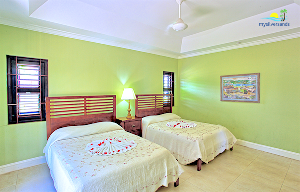 bedroom 4 with 2 double beds