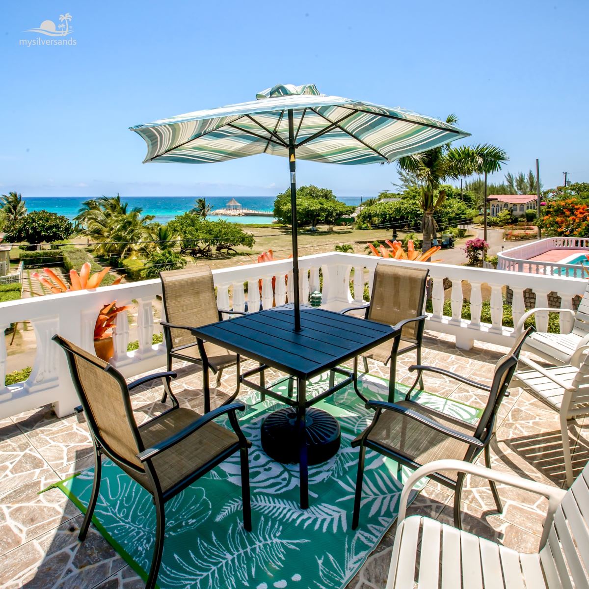 Rooftop sundeck