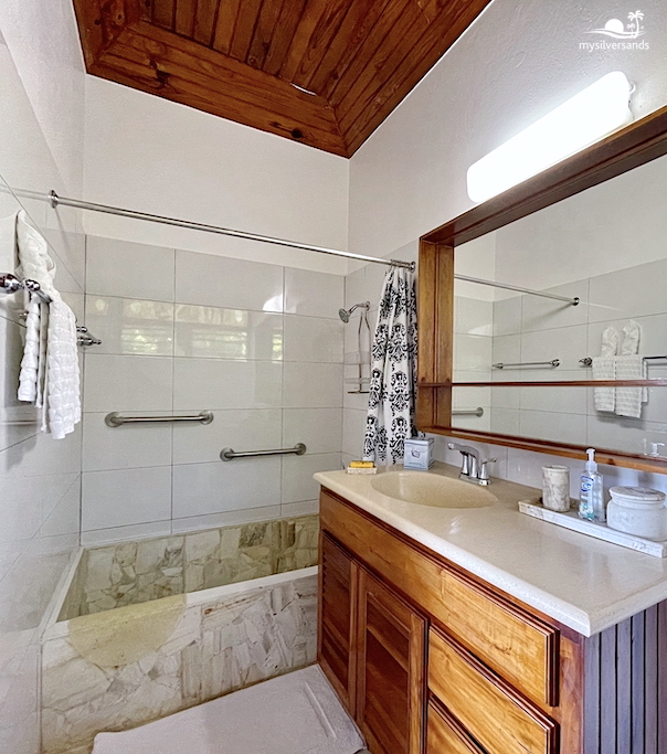 Bathroom 1 with Shower over Tub