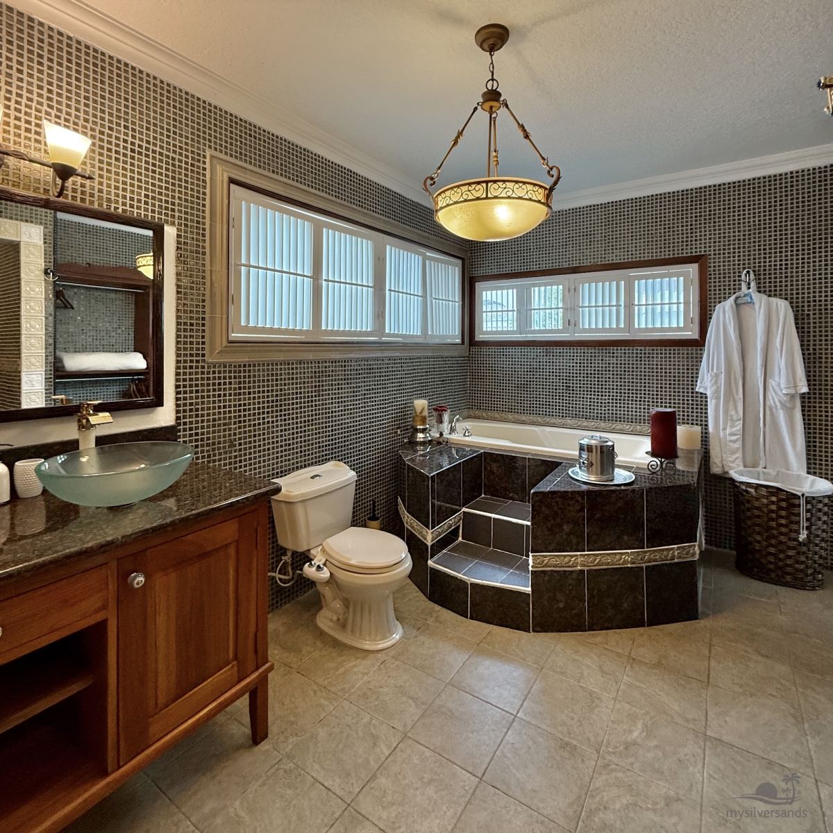 bathroom 4