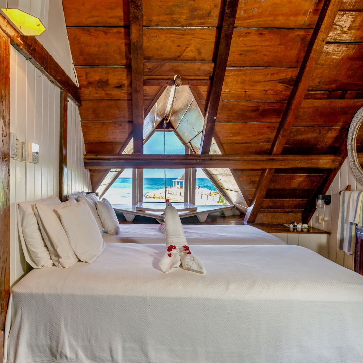 bedroom 5 with sea view