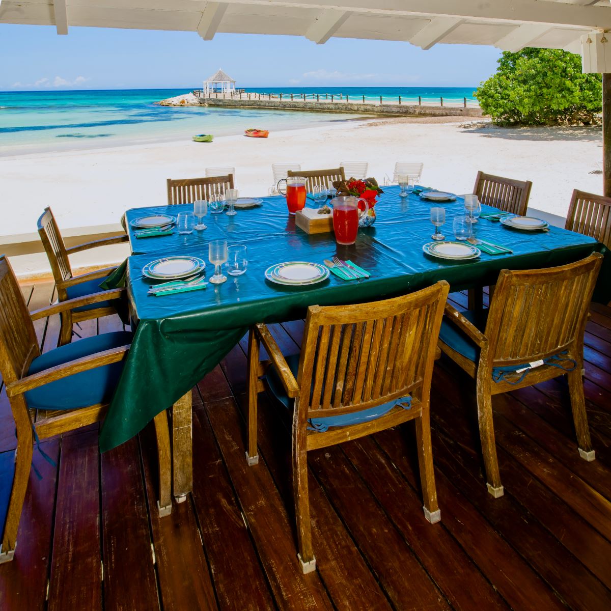 verandah dining