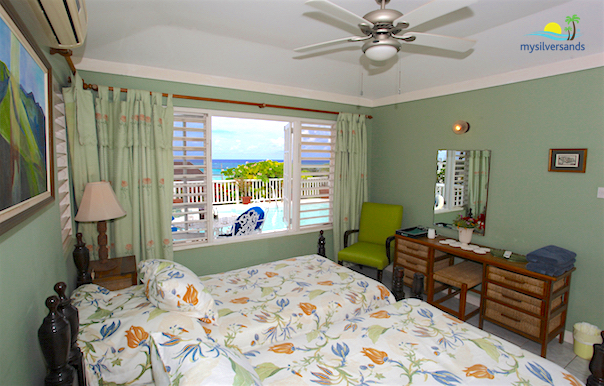 bedroom 2 with sea view