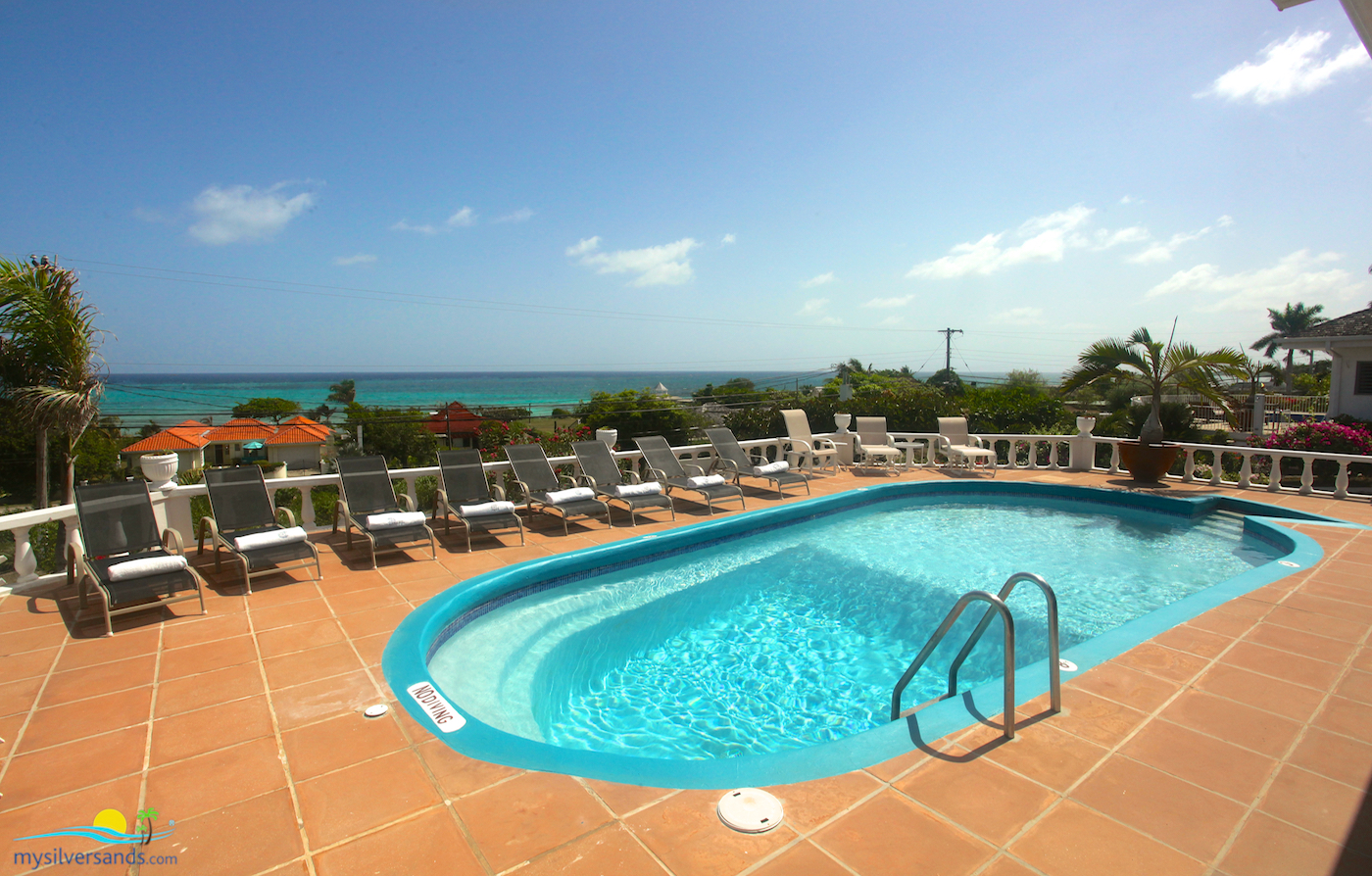 tu mac villa with pool and sea view