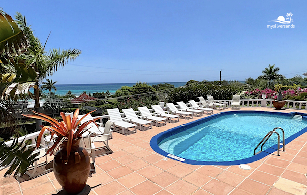 pool and sea view