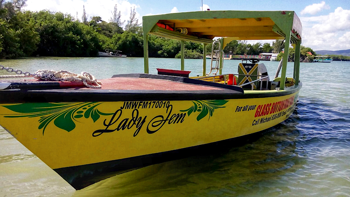 glass bottom boat