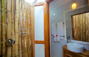 bathroom of bedroom 4 at bue vista villa in jamaica