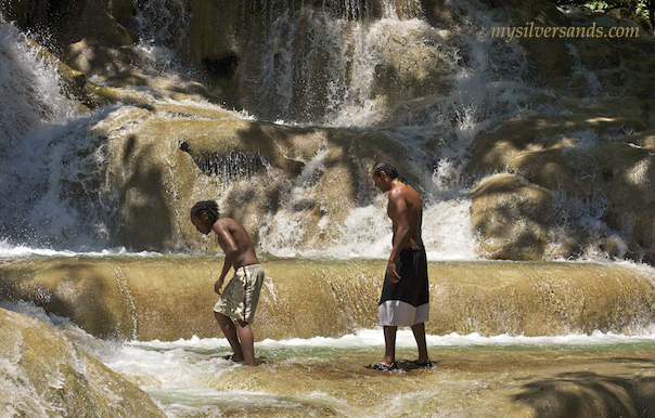 climbing dunn's river falls jamaica