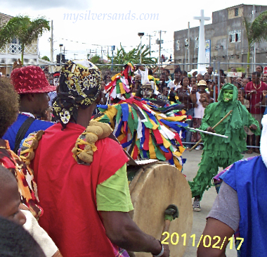 jonkanoo performers in flmouth on cruise ship day